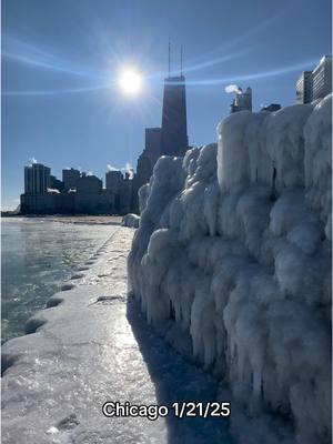 Somewhere out here, there’s a jogger wearing shorts.  #360chicago #chicago #weather #freezing #frozen #lakemichigan #cloudbarchicago #wow #winter #blizzard #ice #chicagoweather 