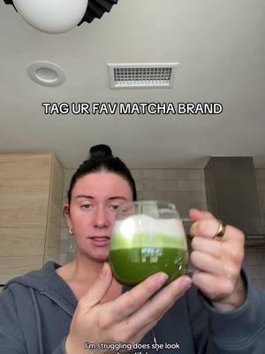 im sorry i absolutely h8 almond milk #matcha #matchalatte #matchatok #matchalover #matchatea #matcharecipe #milkalternative #ceremonialgradematcha #athomematcha 