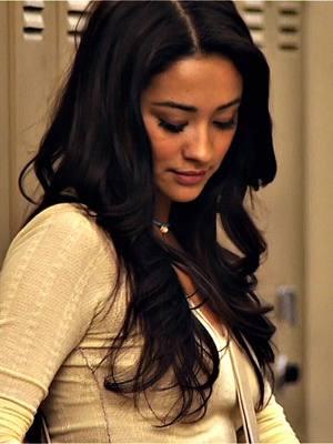 smash, next question #prettylittleliars #pll #emilyfields #shaymitchell (original content)