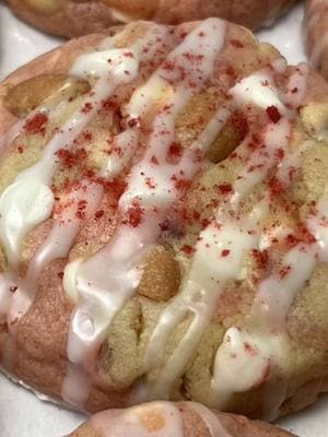 Strawberry Banana Pudding Cookies 🔥🍓🍌🍪 ***NOTE: there is 1/2 cup sugar and 1/2 cup light brown sugar in the strawberry dough! Full recipe in video! (Instagram: @adrianassweetery, Amazon Storefront linked in my bio 🫶🏽) #cookies #strawberrybananapudding #bananapuddingcookies #bananapudding #strawberrycookies #strawberrydessert #valentinesdayrecipe #viralcookies #fyp 