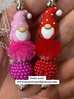 🔗 www.myprettyposhprincess.com #ValentinesDay #gnome #Love #lovecraft #valentine #siliconebeads #focals #siliconekit #beadkit 