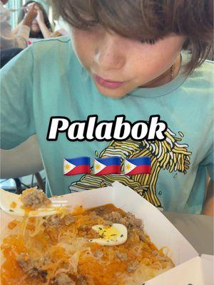 I can’t wait to go back to the Philippines 🇵🇭 #jollibee #jollibeetiktok #palabok #mukbang 