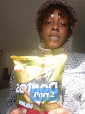 Part 2: These chips ain't gone make it through the night 😭 #kyari #snackreview #doritosgoldensriracha #funny 