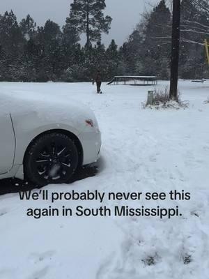 The kids & the dogs living their best life. #SnowDay #SouthMississippi 