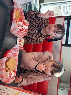 Burgers and ice cream is always a good idea @freddysusa #vegas #dutchbros #lasvegas #freddyssteakburger #hellokitty #hellokittyandfriends #sisters #girlmom #girldad #familytrip #family #thehousebunny #parisbunny #barbiebunny #barbie #labarbie #paristhebarbie #themartinibunny #thestrawberrybunny #parislafresa #theAdolls #theGFamily #Dodgerthepug   #stayathomemom