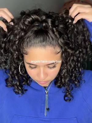 Do you have curly hair? 😍🫶🏼 #curlyhair #curlyhairstyles #curlyhairtutorial #curlyhairtips #curlyhairhacks #curlyhairproducts #curlyhairstruggles #curlyhairjourney #curlyhairproblems #curlyhairroutine #hairstyles #curlyhairtransformation 