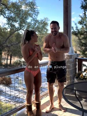 Ice 🧊 plunge but Texas style 🤠 #iceplunge #icebath #texas #texassnow 