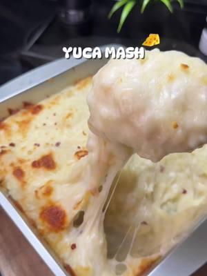 Dónde están los amantes de la yuca?🧀😍#yucamash #yuca #recetasfaciles #recetasdecomida #recetasdominicana #FoodTok #foodies #recetasconyuca #puredeyuca #foodideas #cocinaconleslie 