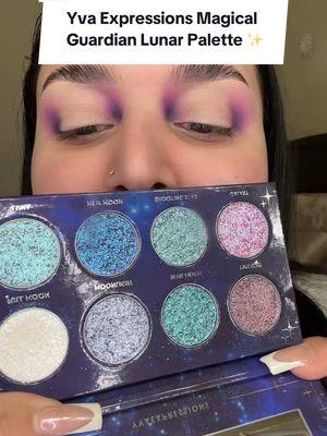 The formula on these palettes is INSANE!! 🤩 love me a duo chrome eyeshadow 💞 #yvaexpressions #yvaexpressionsmakeup #duochrome #duochromepigments #eyeshadowpalette #shimmereyeshadow #makeupreview #jujugorgeous 