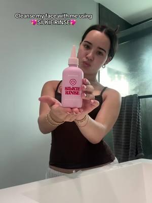 Starting my day fresh with the Silkie Rinse Cleanser🧖‍♀️🌸 How do you keep your skin feeling fresh every day?💖#SkincareEssentials #SilkieRinseCleanser #FreshSkinFeels #HealthyGlow #CleanBeautyVibes #GlowGoals #PamperYourSkin #SelfCareRoutine 