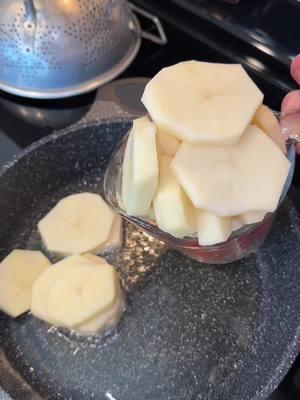 #potato #potatoes #potatotiktok #cookingathometiktoktv #tiktokrecipe #tiktokcooks #budgetmeals #EasyRecipes #comfortfood #strugglemeal #mexicantiktok #hispanictiktok #mexicotiktok #mexicanrecipes #jesuslovesyou 