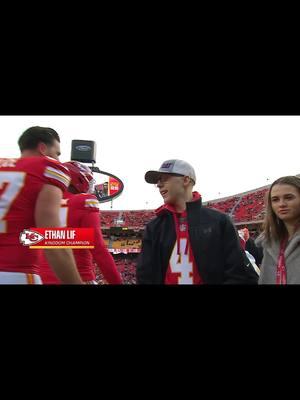 When the Chiefs Organization specifically asks for your son to be honored as the KINGDOM CHAMPION at a playoff game, you accept! 🎗 Our warrior needed these smiles today! 💪🏼 @Travis Kelce @Taylor Swift #osteosarcoma #cancerfighter #childrensmercy #kansascity #kansascitychiefs #teamLIFe #osteosarcomaawareness #kingdomchampion #ronaldmcdonaldhousecharities #ronaldmcdonaldhousekc #patrickmahomes 