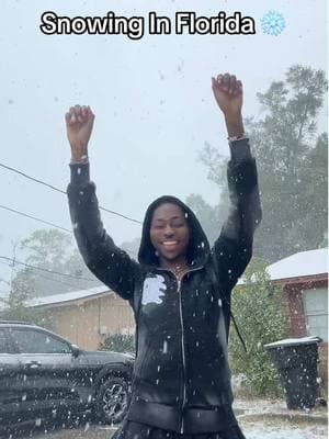 Snow in Florida is actually crazy ! 😭 #letitsnow #fyp #boys2men #dancersoftiktok 