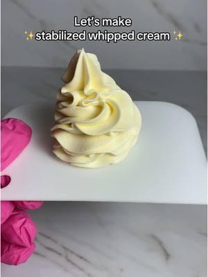 Stabilized whipped cream recipe  #stabilizedwhippedcream #whippedcream #frosting #Recipe #chantilly #tresleches #fyp #parati 