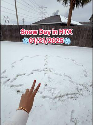 ⚠️•REMINDER We are closed today•⚠️ We hope you’re all staying warm & safe but having so much fun this #SnowDayInTexas! ❄️☃️🌨️ Our storefront may experience more temporary closures or delayed openings to prioritize the safety of our staff. We appreciate your understanding and encourage you to check back here for the latest updates. ✌🏽💕-The #HippieChicks