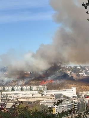 Fire in San Diego County #fire #sandiegofire #fashionvalleyfire 