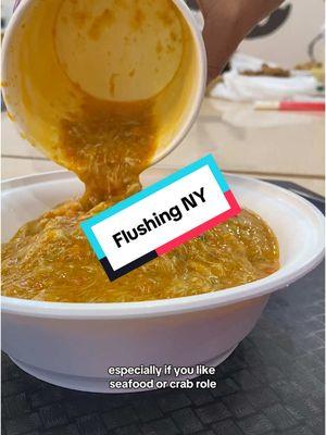 Another Flushing crawl for you #flushing #flushingnyc #asian #chinese #asianfood #chinesefood #tanghulu #streetfood #nightmarket #crabroe #viralfood #pov #fyp 