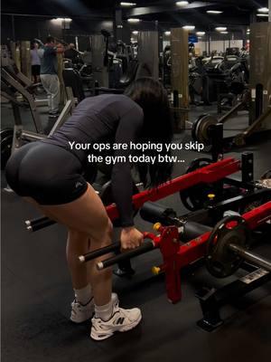 My ops happen to be my raging body dysmorphia btw wbu @Oner Active love u baby  #legday #legsworkout #rdl #glutes #glutesworkout #glutesgrowth #hipthrust #gymfit #gymwear #gymmotivation #gymoutfits #tampabay #gymhumor #gymgirl #oneractive #dfyne #activewear #girlswholift #powerhouse #powerhousegym #gymset 