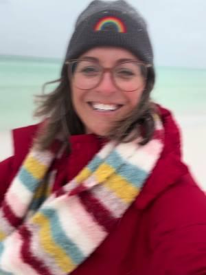 it's happening ❄️⛄️🏝️ #floridasnow #frozen #snowatthebeach #winterstorm2025 #letitsnow #iceicebaby #floridawinter #freezewarning #snowonthebeach #blizzard #sunsetladyontiktok @aviatornation @Free People @lululemon 