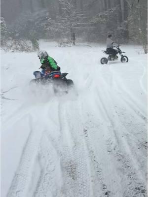 It doesn’t snow often in Louisiana, but when it does… 😂#raidenholobaugh #louisianasnow #louisiana #raidenthor #holobaugh #holobaughfamily #snow #snow2025 #UFC #2020baby #dirtbike #ridinginsnow 