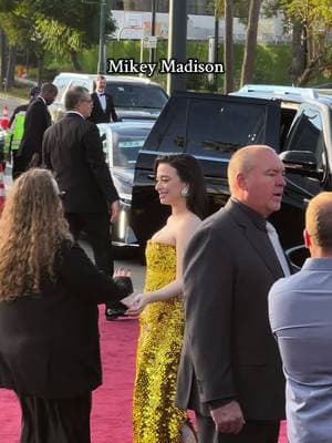 Loved her dress 🤩 #mikeymadison #mikeymadisonedit #mikeymadisonedits #mikeymadisonmygf #actors #actorslife #goldenglobes2025 #thebeverlyhilton 