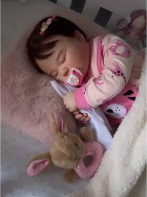 Amandinha continua dormindo!💤  #babyreborn #bebereborn #muñecas #doll #rebornbabycommunity 