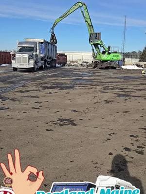 #truckinglife #icecool #recyclingmetal #berlinnh #tiktoklatino #teamwork #morningroutine #teamwork #landfill 