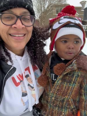 It’s snowing 🌨️ in Louisiana Ya’ll so we went out to play #loudegangemom #snowinlouisiana2025 