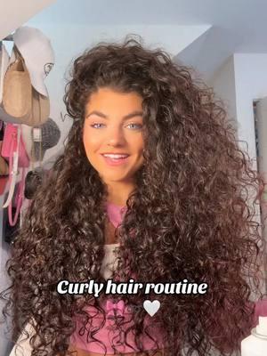 This routine never fails me 🎀➿🤍 #gabriellavigorito #curlyhairroutine #curlyhairtutorial #natuallycurlyhair #diffusecurlyhair #curlyhairproducts 