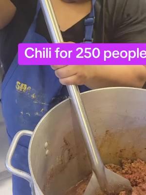 Making Chili for 250 people. #dmvcaterer #cookingforacrowd #chili #smallbusinessowner #LearnOnTikTok 