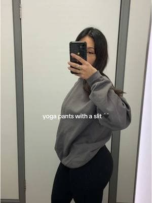 #CapCut they are not tall girl friendly but the tummy control is nice! #yogapants #flaredleggings #yogapant 