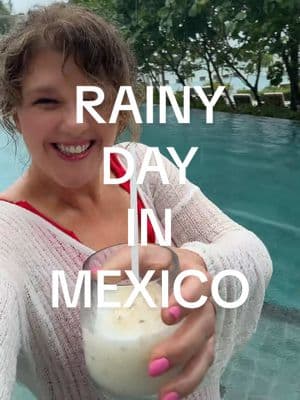 Rain rain go away #pinacoladasong #pinacolada #rain #rainyday #cancun #waldorfastoria #yourageisglowing #glowupgetaway #glowgetaway 