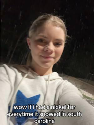 Weird that it happened twice right #snowinsc #snowynight #fortmill #itneversnows #phineasandferb #aelfriceden #fyp #foryou #snow #aelfricedenhoodie 