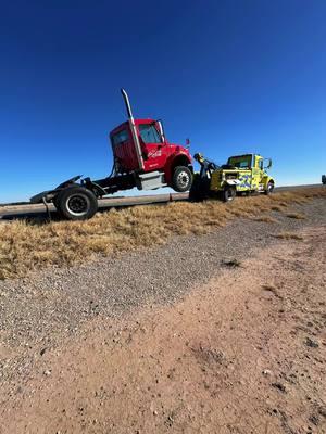 #Towing #heavytowing #towtruckdriver #wrecker #roswellnewmexico #towtruck 