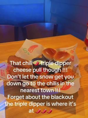 #cheesepull #chilisbarandgrill #tripledipper #tiktokcommunity #tastytuesday @Chili’s Grill & Bar @justgettingbyjacinda 