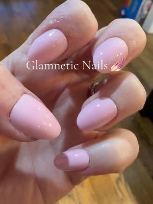 A little before and after!!! @Glamnetic #TikTokShop #newyearnewaura #tiktokshopfinds #tiktokmademebuyit #spotlightfinds #tiktokshopfaves #nails #glamnetic #nailtok 