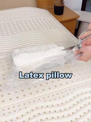 Take a look at the display of latex pillow.#pillowchallenge #pillow #bedmattress#mattress #mattressfactory #mattresssale #mattressinabox #sleepwell #sleep #furniture #furnituredesign #bed #bedroom #Home #homedecor #fyp  #latex #comfort #madeinchina 