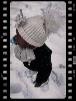 Iyanna first snow experience!!#fyp #grandbaby #foryoupage #snowingintexas #cold #foryoupage #yaya#funinsnow 