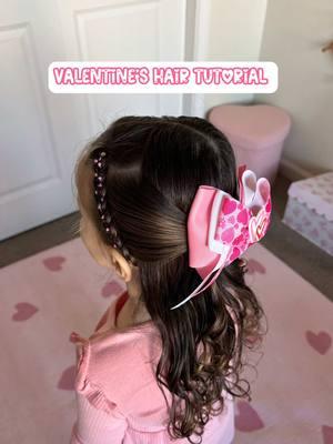 Day 2 of Valentines Hairstyles! 🩷 Dia 2 de peinados para San Valentín!  Hair bow and glitter from: @Carolina Cortes🎀🪡🧵✨️💗 😍 #toddlersoftiktok #toddlermom #girlmom I #hairstyles #toddlerhairstyles #toddlerhair #toddlerhairideas #hairtutorial #curlyhairstyles #curlyhair #viralhair #girlhairstyles #fyp #cutehairstyles #easytoddlerhairstyles #peinadosfaciles #peinadosniñas #peinadosparaniñas #peinadosinfantiles #hairstyleideas #hairstyleinspo #hairideas #valentinesdayhair #kidshair #hairinspo #ValentinesDay #sanvalentin 