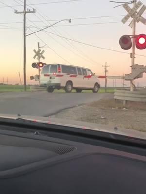 Some of my best tiktok railfanning catches 1/2 @Yahrique @The south Louisiana ic railfan @Trainlordboi2319 @Arizonaeasternrailfan @Tyguy4162(Canadian railfanner) @Drewski @Canadian Railfan #trainlover56trains 