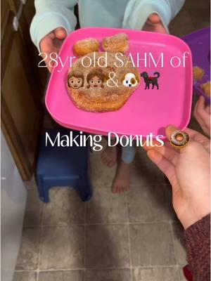 Donuts for a bedtime snack 🍩💖 #bedtimesnack #donuts #cinnamonsugar #flakybiscuits #easysnackideas #sahm #MomsofTikTok 