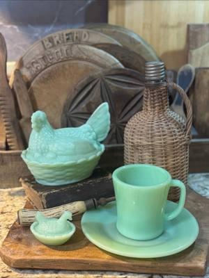 I like good old fashion rustic home decor.  #fyp #coopdupjunk #rusticfarmhouse #vintagehomedecor #primitive #cozyhome #thrifting #grandmacore #bitsofrusticcharm #thriftinghaul #cozyhomevibes #jadeite #oldfashion 