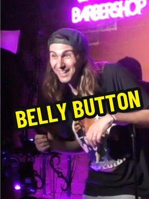 A guy admits to the crowd he’s got a weird belly button. #crowdwork #bellybutton #fyp 