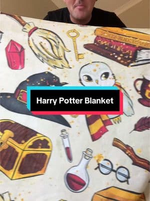 I’m getting a Harry Potter blanket for every single family member now😂 #harrypotterblanket #harrypottertiktok #harrypottertok #giftforvalentinesday 