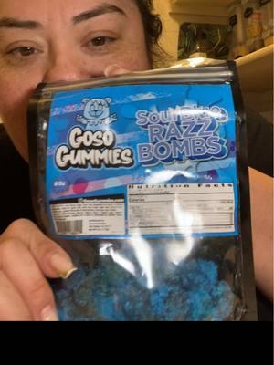 Sour blue razz bombs #gosogummies #gushers #gummies #sourgummies #sourgushers #bluerazzgusher #bluerazzbombs #TikTokShop #fyp 