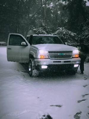 SNOW IN FLORIDA!!!  #thismermaidlifts #floridalife #floridawinter #cold #snowday #weather 