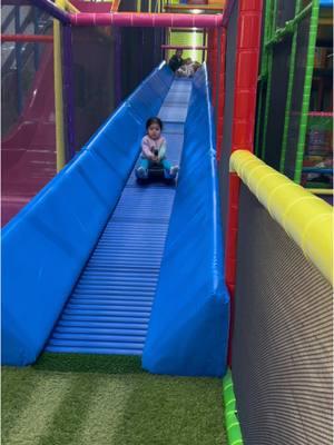 Fun family day 😊🫶🏼#kidsempire #fresno  #MomsofTikTok #momlife #indoorplayground #familyfun #thingstodowithkids 