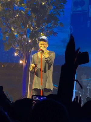 Zayn smiling, reflecting on 1D, and radiating good vibes. Healing looks so good on him 🥹 #zayn #zaynmalik #onedirection #1d #stairwaytotheskytour #washingtondc #theanthemdc @Zayn 