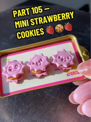 Replying to @dee_forever_minis THESE ARE SO CUTE 🥪🍪🥪🍪😍 @Miniverse #miniverse #makeitmini #miniversemakeitmini #makeitminifood #makeitfromscratch #madefromscratch #minifood #minicookies #cookie #sandwichcookies #strawberry #asmr 