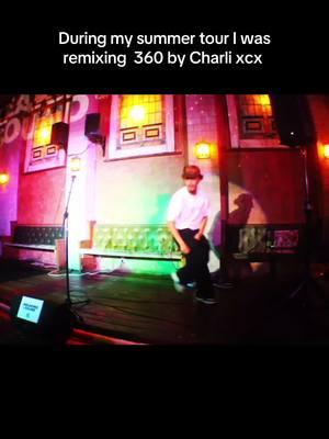 YEAH 360 🗣️🗣️ #charlixcx #brat #bratsummer #charlixcxbrat #musictok #independentartist #livemusic #newmusic #fyp 